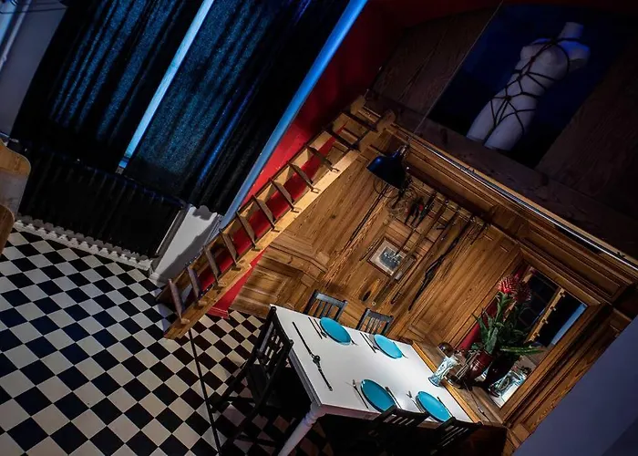 Vintage Bdsm Kinky - Entire 65m2 Space For Up To 6-guests - Fully Equipped