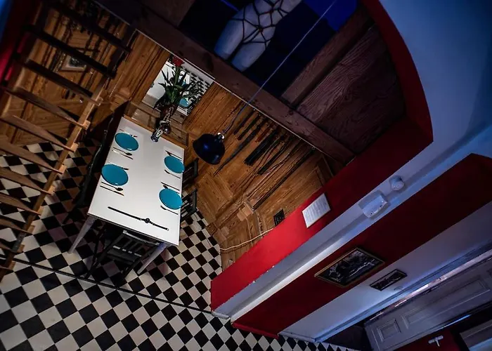 Vintage Bdsm Kinky - Entire 65m2 Space For Up To 6-guests - Fully Equipped